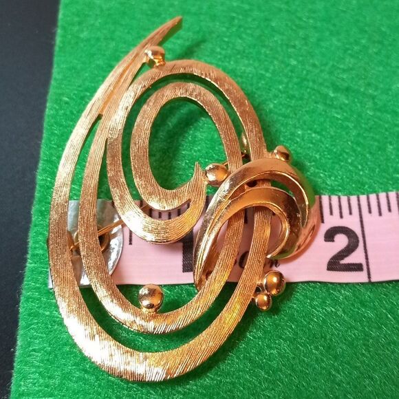 Vintage Monet Double Swirling Brooch - Picture 4 of 5